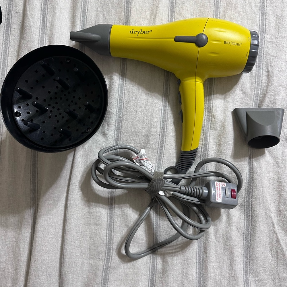 Drybar Blowdryer